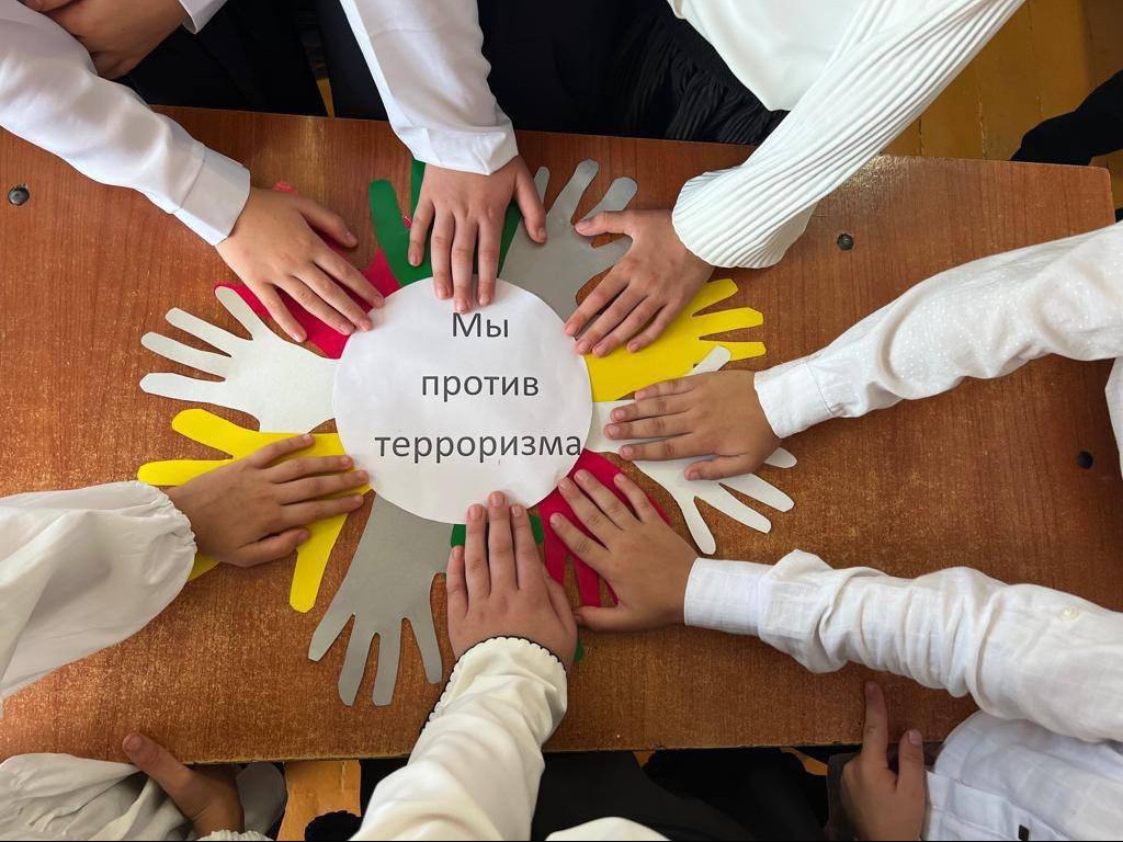 В городах и районах Дагестана прошла акция «Мы против террора»