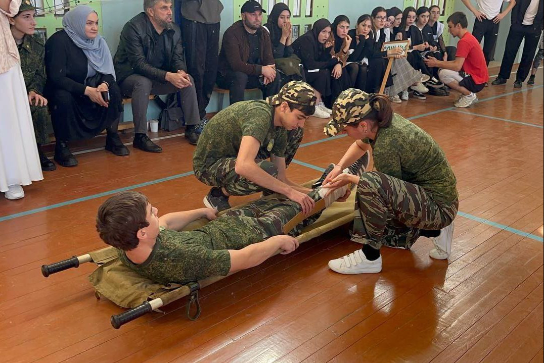 В Дагестане проходит муниципальный этап военно-спортивной игры «Победа»