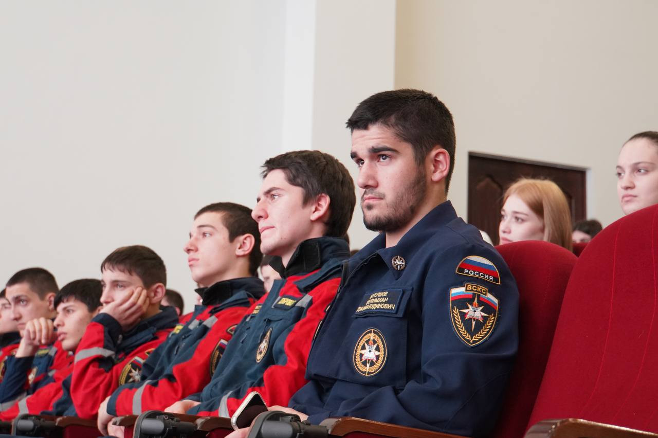 Десятую годовщину возращения Крыма в состав России отметили в Махачкале