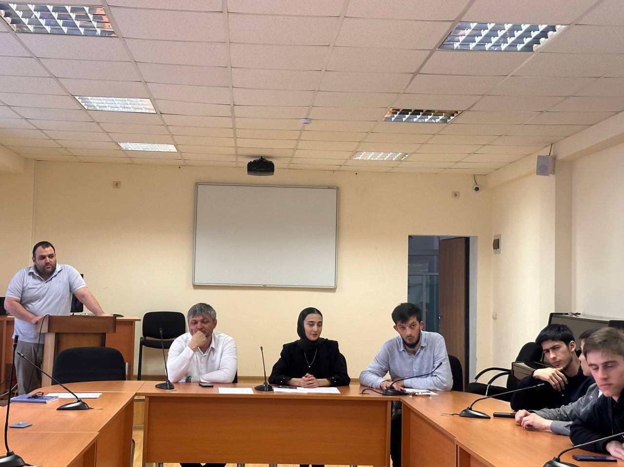В Дагестане завершилась работа круглых столов о противодействии коррупции