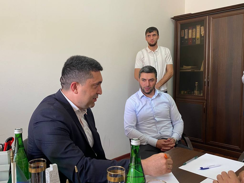Министр по делам молодежи Камил Саидов провел личный прием граждан в Гумбетовском районе