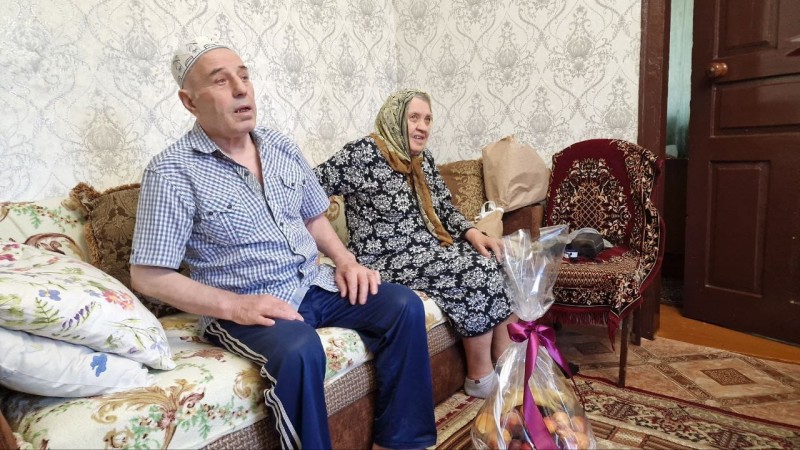 В Хасавюрте поздравили семейные пары с большим сроком семейной жизни