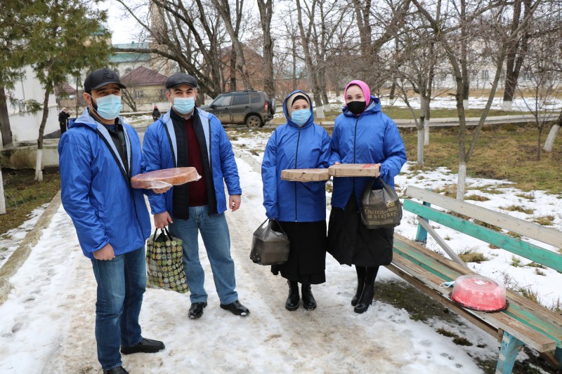 В Казбековском районе поддержали акцию по доставке продуктов питания медработникам