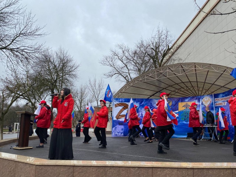 В Кизляре прошел митинг «Zа мир без нацизма! Zа Россию! Zа президента!»