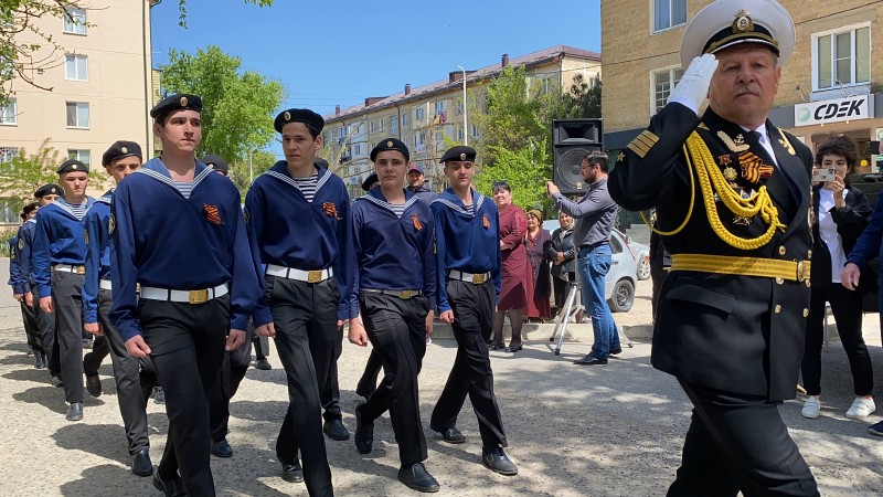 Акция «Парад у дома ветерана» завершилась в Дагестане