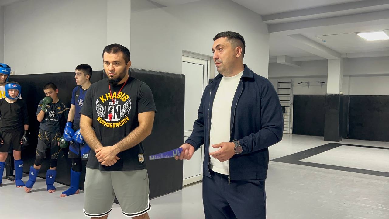 Камил Саидов встретился со спортивной молодежью в Махачкале