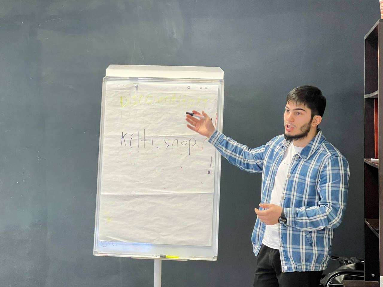 Минмолодежи РД продолжает цикл встреч по развитию молодёжного предпринимательства