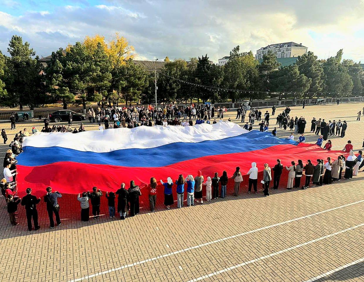 Патриотические акции ко Дню народного единства прошли в Дагестане