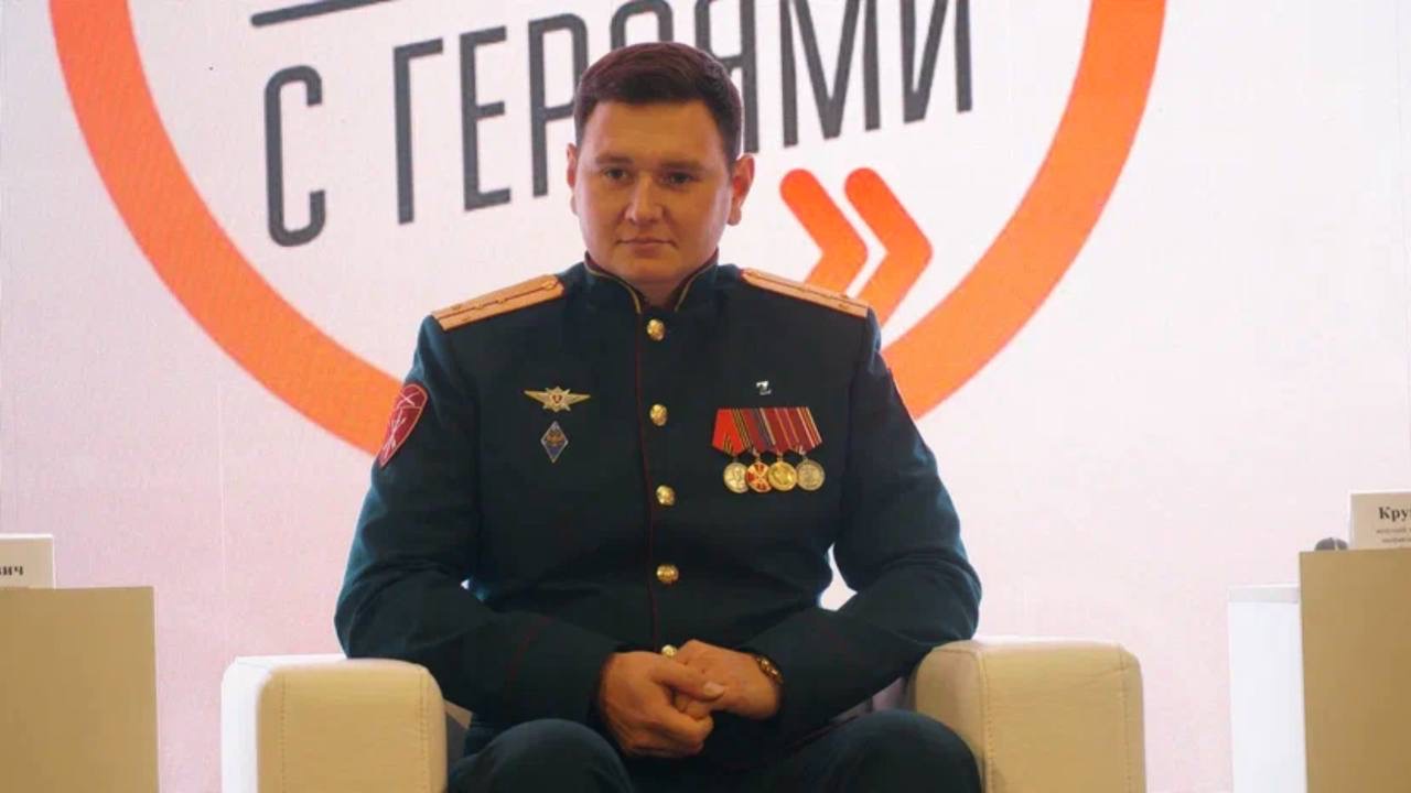 В Махачкале прошла патриотическая встреча «Диалоги с героями» в преддверии Дня народного единства