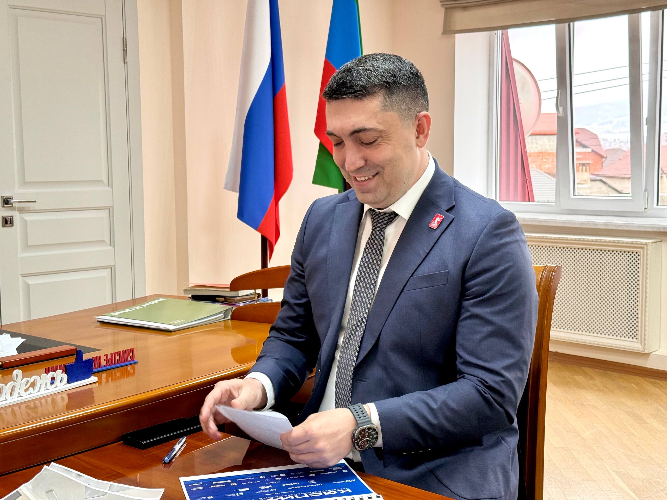 Министр по делам молодежи Дагестана Камил Саидов обсудил с руководством Табасаранского района создание молодежного лагеря