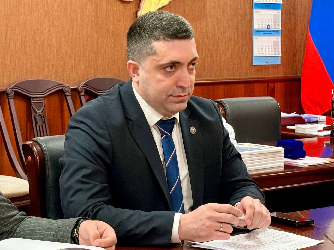 Камил Саидов провел личный прием граждан в Казбековском районе