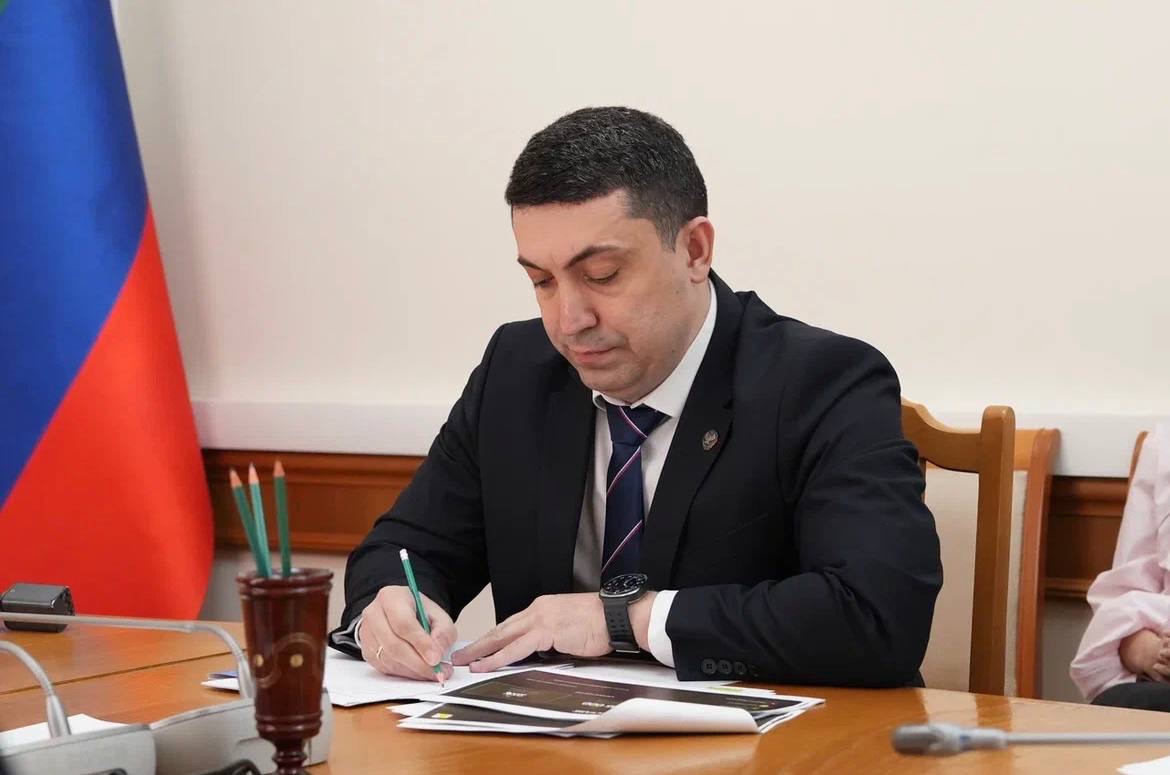 Камил Саидов принял участие в совещании по  подготовке и проведению военно-патриотической игры «Зарницы 2.0»