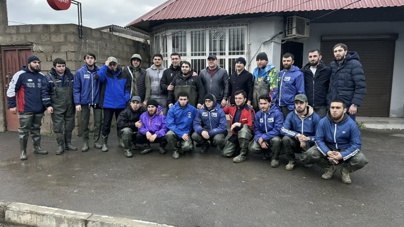 Волонтеры Дагестана продолжают ликвидацию последствий ЧС в Махачкале и Хасавюртовском районе