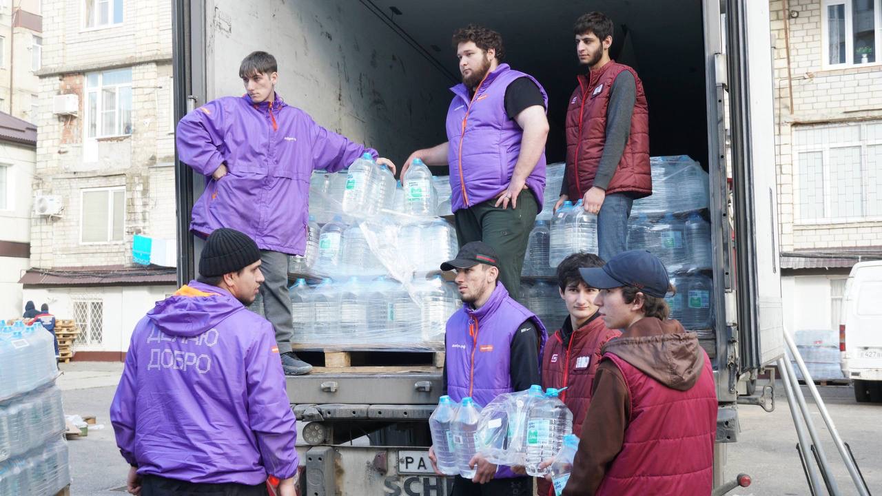 Волонтёры АНО «Академия Добра» помогают пострадавшим в составе штаба #МЫВМЕСТЕ