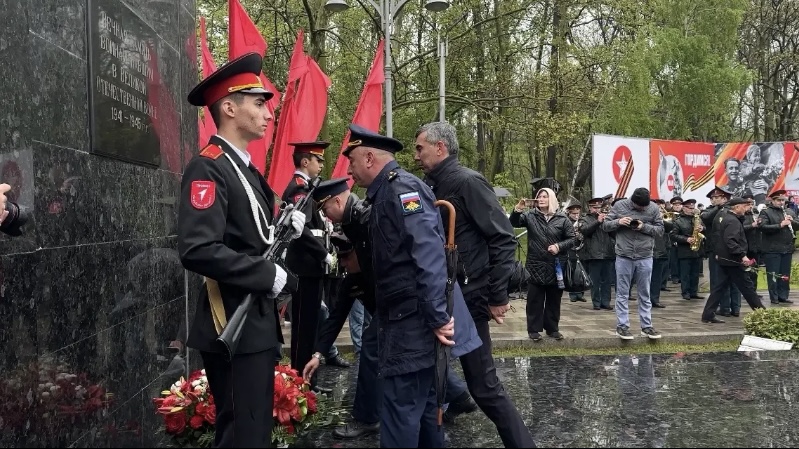 Стартовала патриотическая акция Движения Первых «Пост №1»