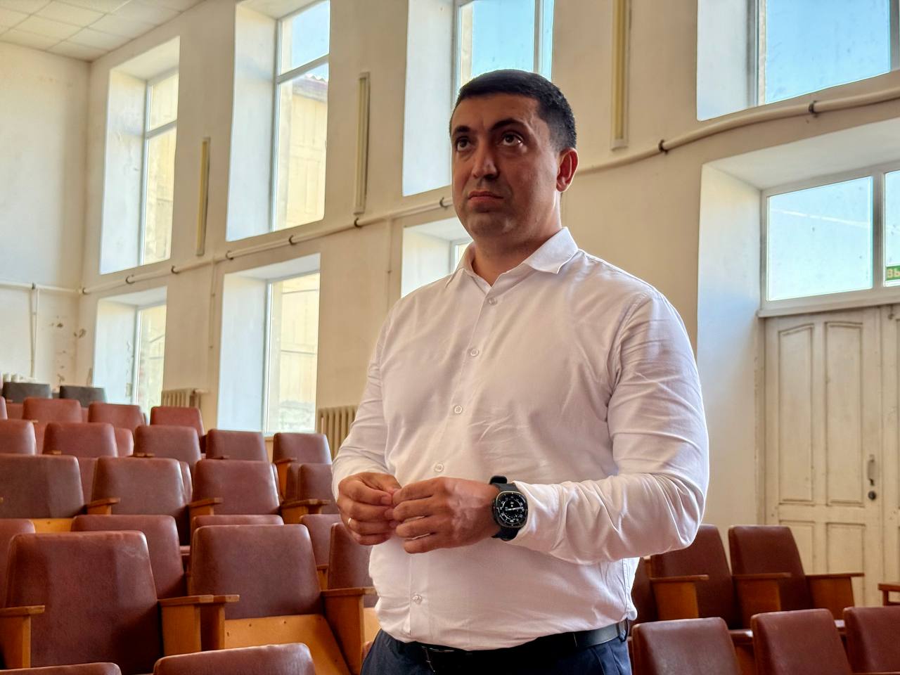 Камил Саидов оценил ход подготовки к строительству молодежного центра в Буйнакском районе