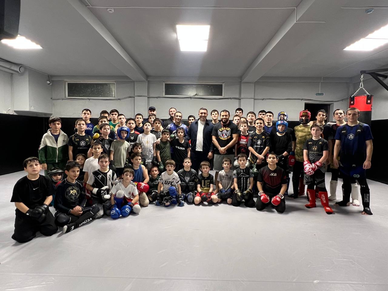 Камил Саидов встретился со спортивной молодежью в Махачкале