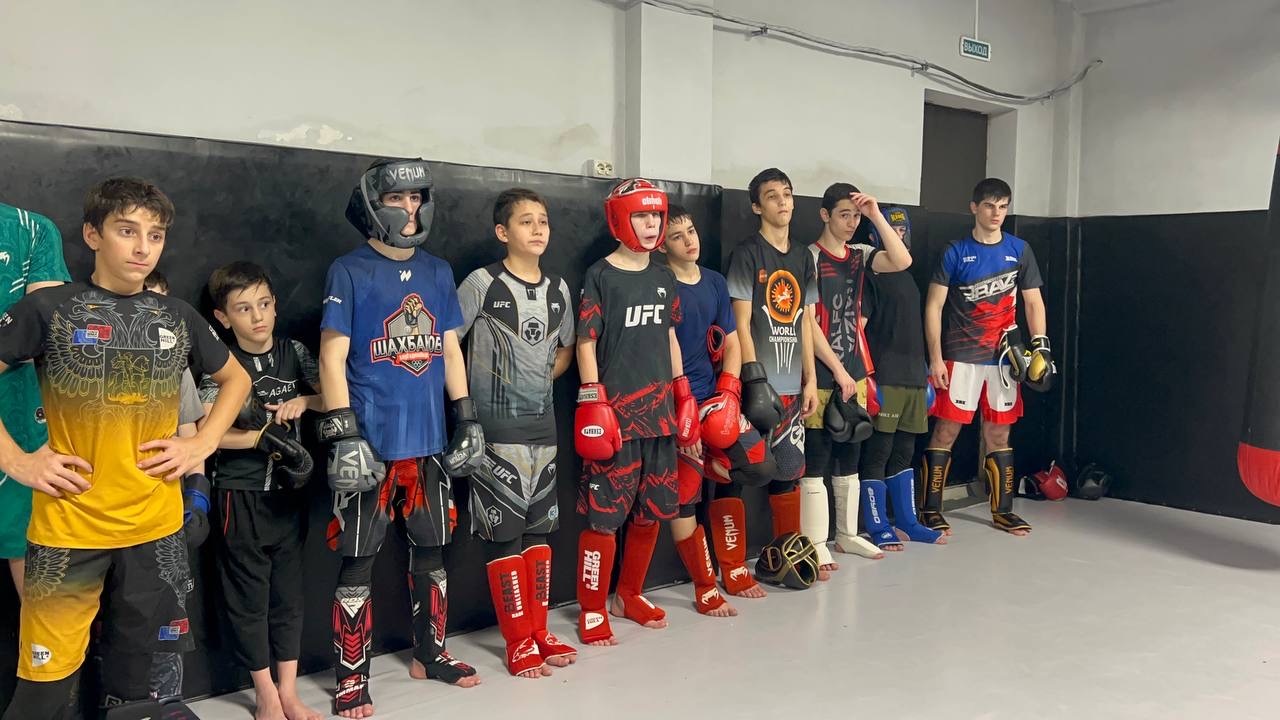 Камил Саидов встретился со спортивной молодежью в Махачкале