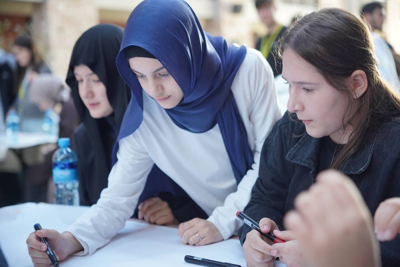 В Махачкале прошел Всероссийский предпринимательский урок для школьников