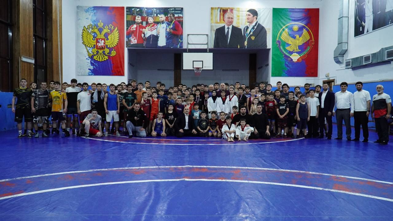 В спортивной школе имени Абдулрашида Садулаева прошла интеллектуальная викторина для юных спортсменов