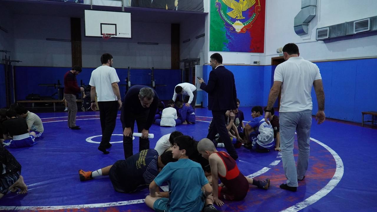 В спортивной школе имени Абдулрашида Садулаева прошла интеллектуальная викторина для юных спортсменов