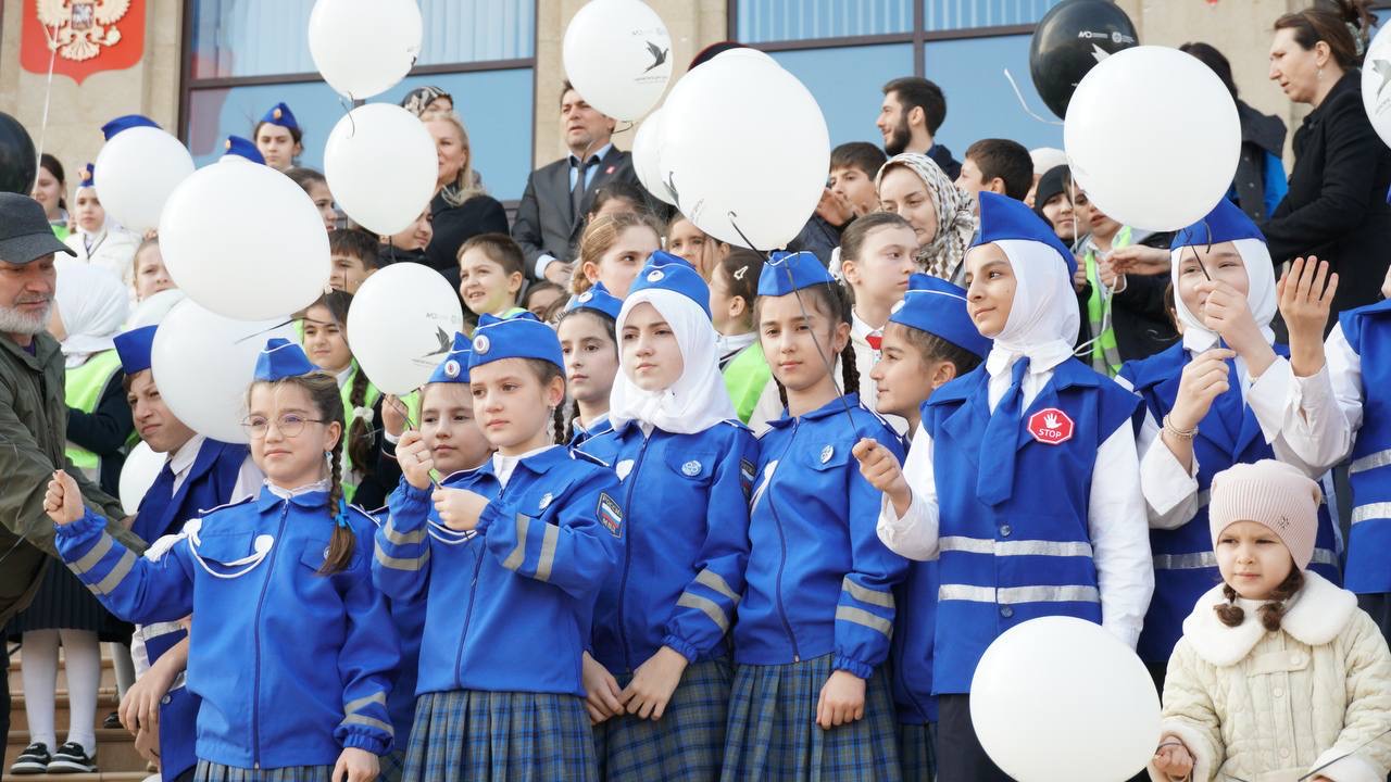 В Махачкале почтили память жертв дорожно-транспортных происшествий