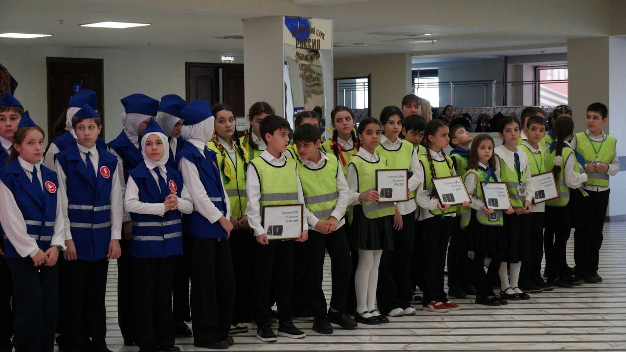 В Махачкале почтили память жертв дорожно-транспортных происшествий