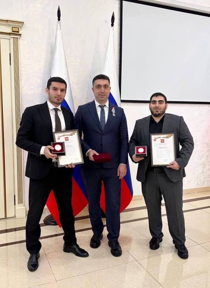 Глава Дагестана наградил команду Министерства по делам молодежи РД за значимый вклад в развитие республики