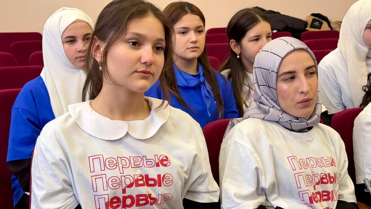 Камил Саидов провел «Классную встречу» с активистами Казбековского района