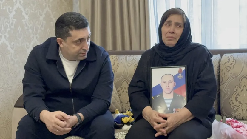 Камил Саидов в преддверии 8 марта посетил семью участника СВО