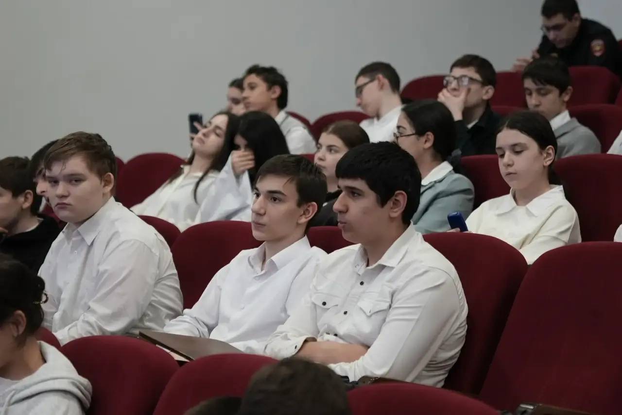 Рахим Нурмуханов: «Если мы научимся любить прежде всего свою Родину, свой дом, свою семью – нам не будет равных»