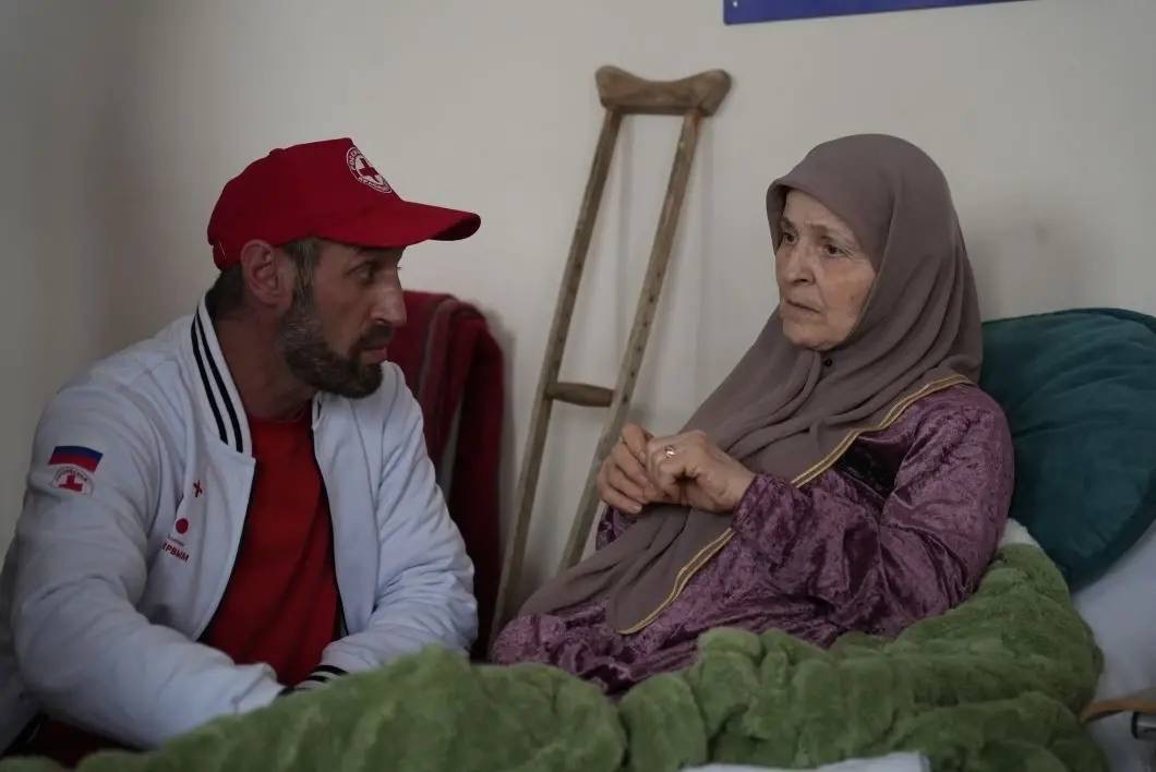 Волонтёры продолжают помогать пострадавшим