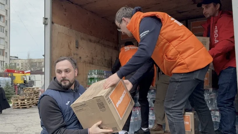 Сплотились перед стихией: депутаты «Единой России» и бизнесмены помогают волонтёрам Дагестана в борьбе с историческим паводком