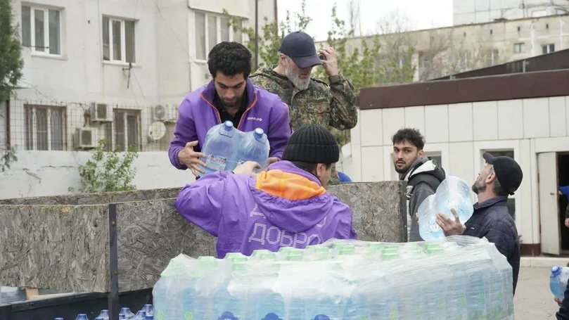 Сплотились перед стихией: депутаты «Единой России» и бизнесмены помогают волонтёрам Дагестана в борьбе с историческим паводком