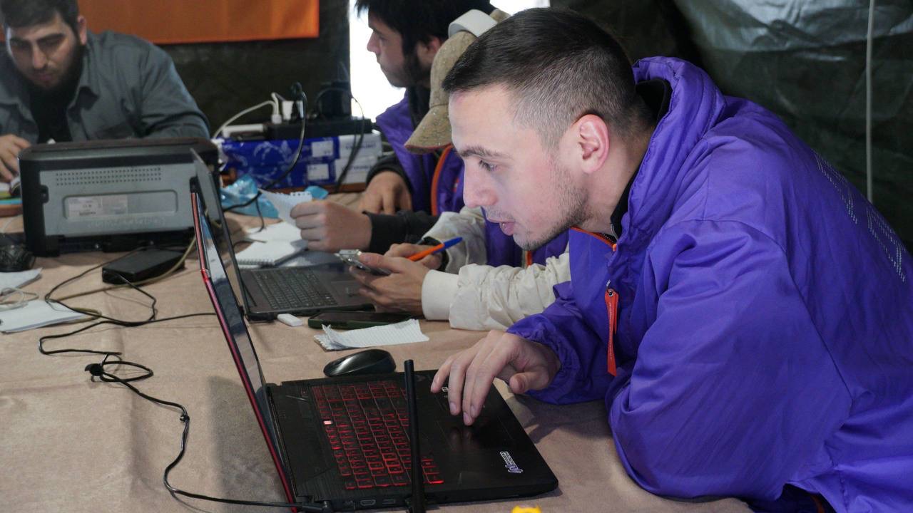 Волонтёрский корпус Дагестана отрабатывает заявки жителей в круглосуточном режиме