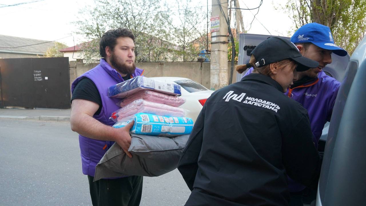 Волонтёрский корпус Дагестана отрабатывает заявки жителей в круглосуточном режиме