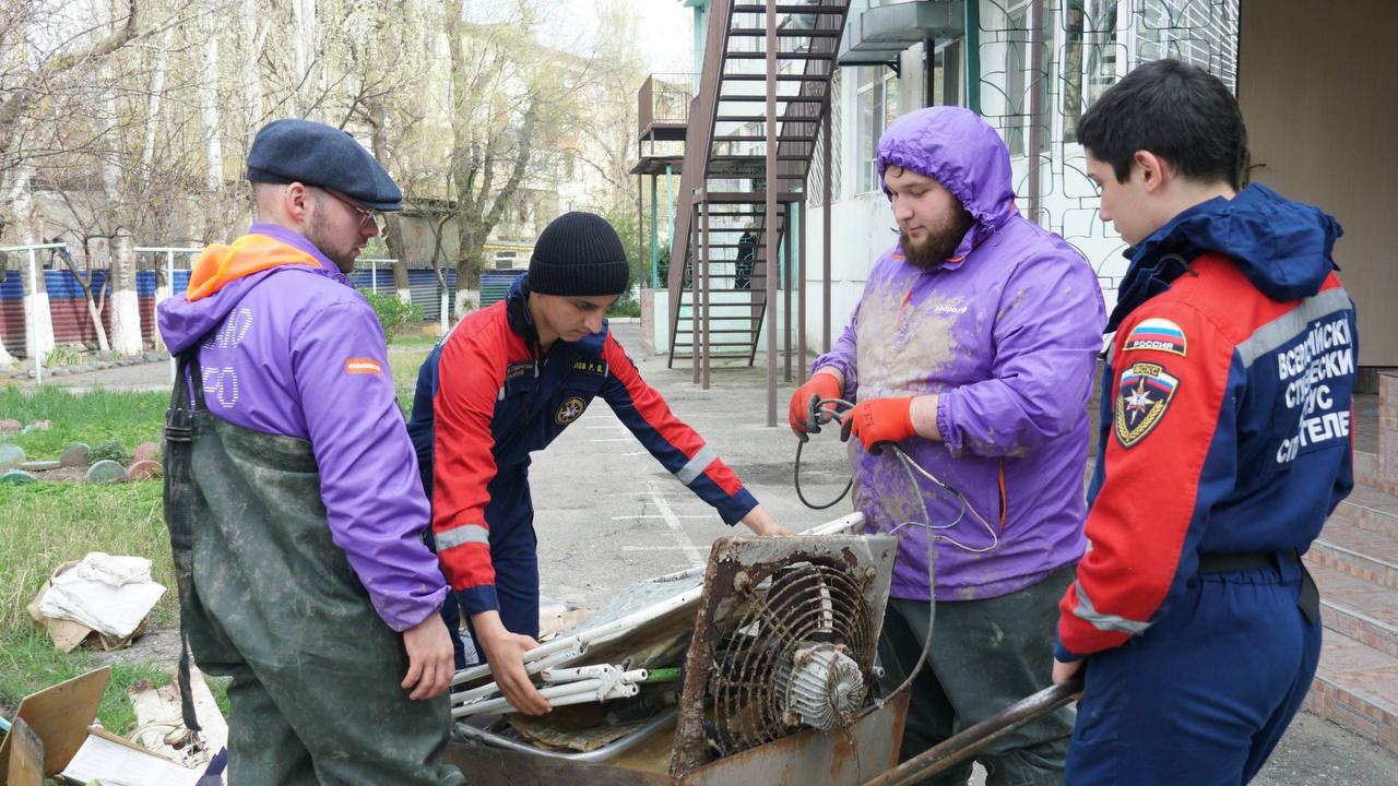 Волонтёры штаба #МЫВМЕСТЕ отрабатывают заявки жителей в пострадавших районах