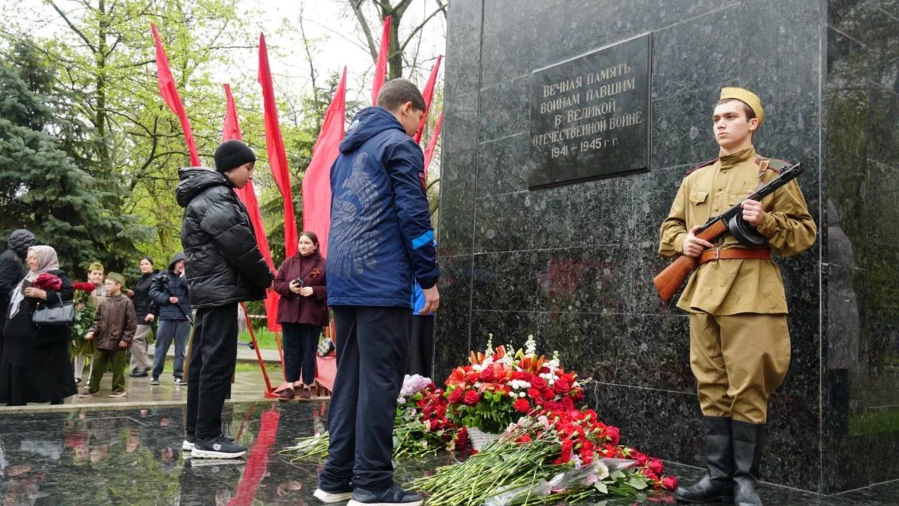 Более 1000 человек стали участниками Республиканской акции «Вахта памяти» в Махачкале