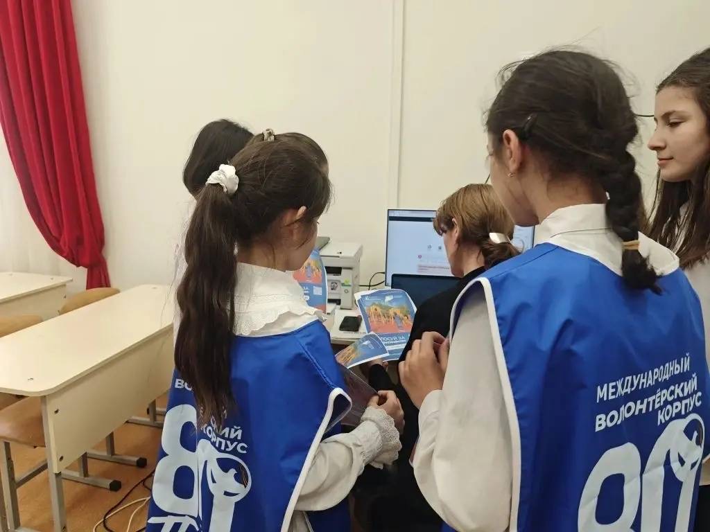 Волонтёры Дагестана помогают в рамках федерального проекта «Формирование комфортной городской среды»