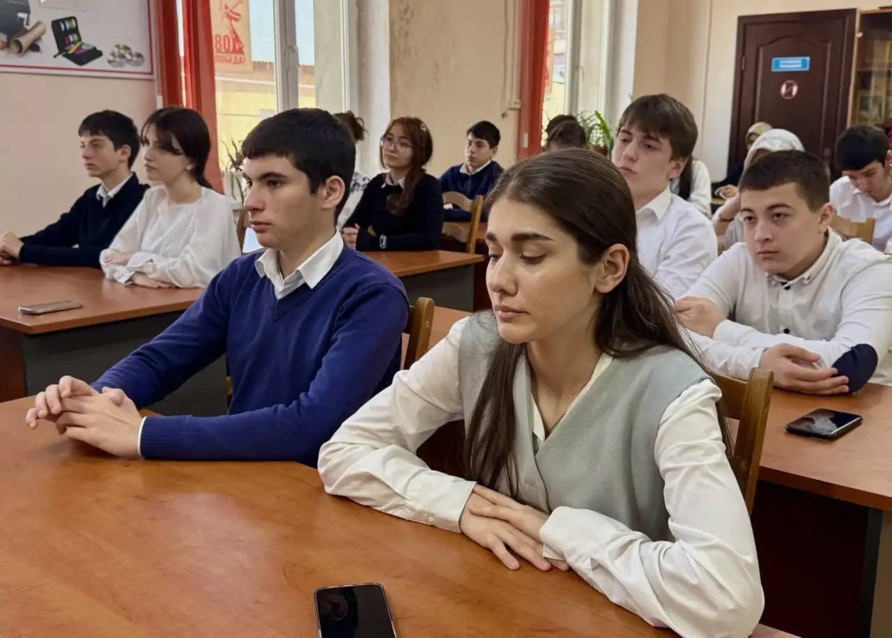 «Наша задача — сделать так, чтобы каждый знал об этих возможностях»: Камил Саидов дал старт проекту «Проводники смыслов» в Дагестане