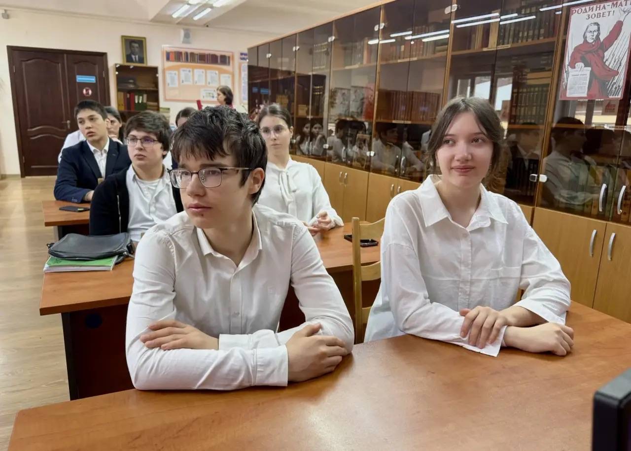 «Наша задача — сделать так, чтобы каждый знал об этих возможностях»: Камил Саидов дал старт проекту «Проводники смыслов» в Дагестане