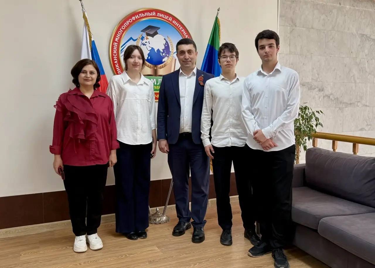 «Наша задача — сделать так, чтобы каждый знал об этих возможностях»: Камил Саидов дал старт проекту «Проводники смыслов» в Дагестане