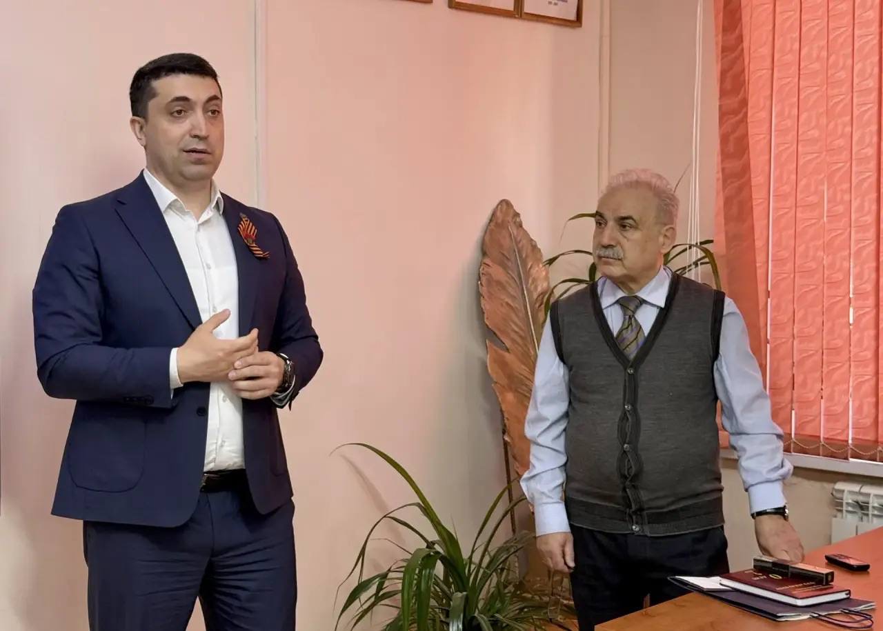 «Наша задача — сделать так, чтобы каждый знал об этих возможностях»: Камил Саидов дал старт проекту «Проводники смыслов» в Дагестане