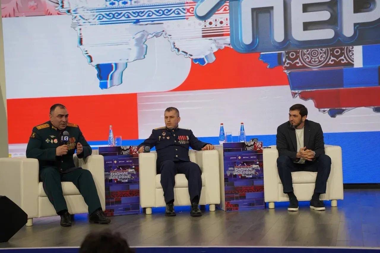 В Махачкале герои СВО и военкоры рассказали молодежи о защите Родины и важности единства