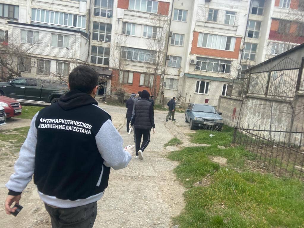 Акция «Закрась опасность» прошла в Махачкале по инициативе Минмолодёжи РД при грантовой поддержке Росмолодёжи
