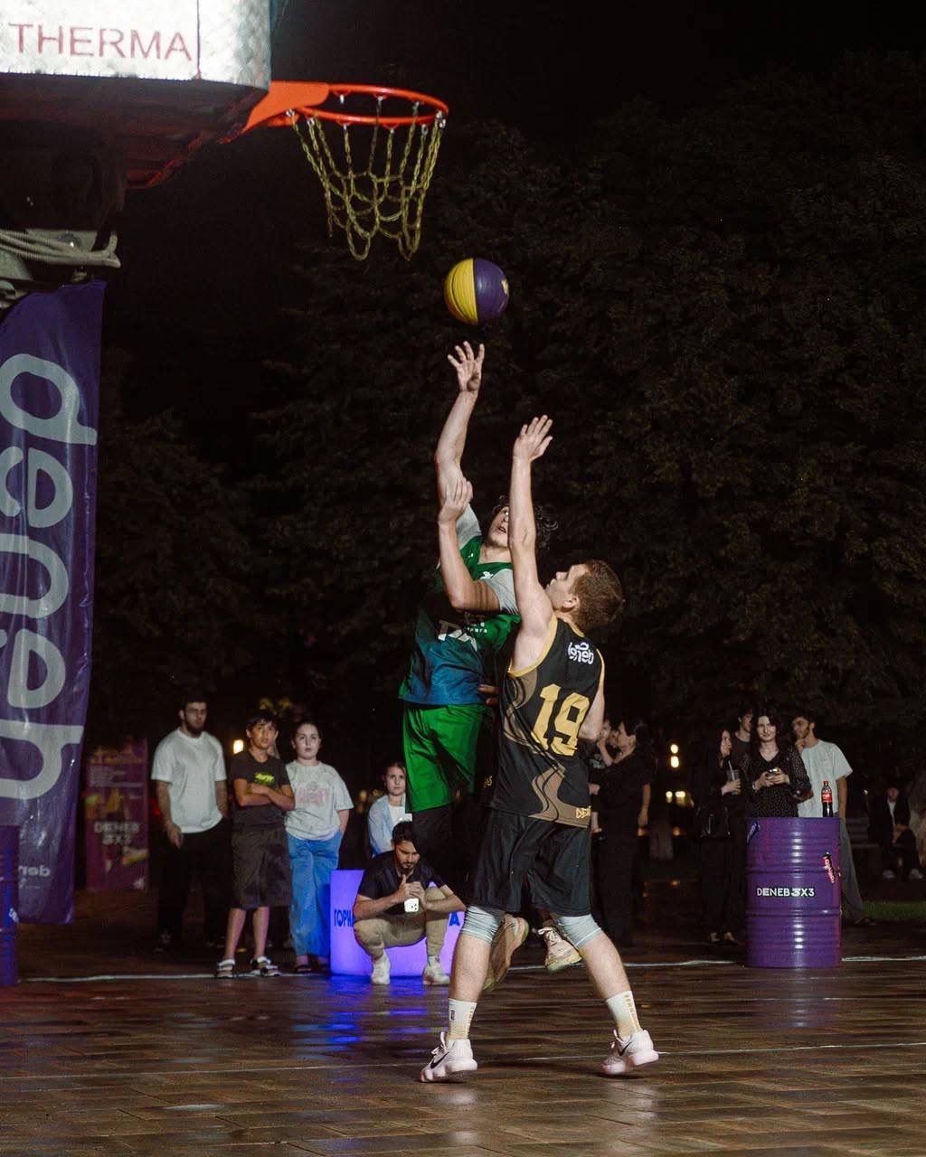 В Махачкале продолжается борьба за выход в финал Deneb 3x3