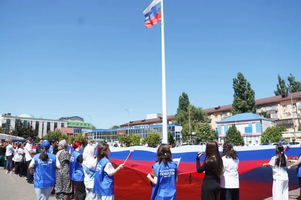 В Дагестане отметили День Государственного флага России