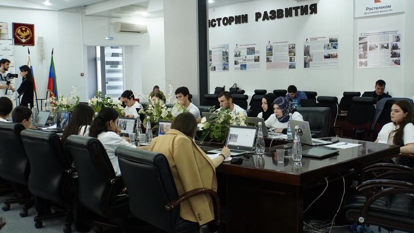 Волонтёры Дагестана обеспечивают работу Центра общественного наблюдения
